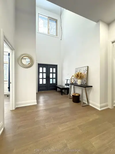 5 Todd Road, Toronto, On M1s 2j9