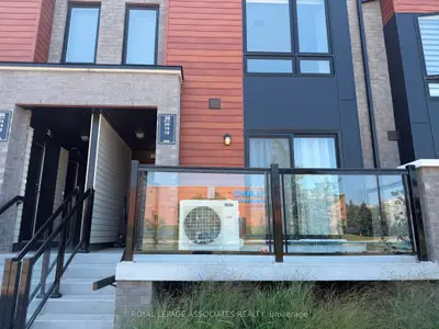 Condo Townhouse in Toronto