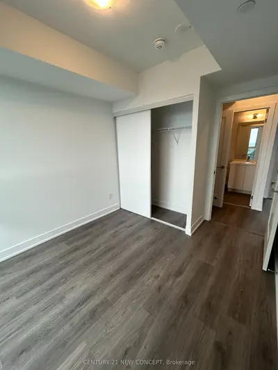 2545 Simcoe St. Street N 1824, Oshawa, On L1l 0w3