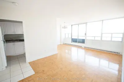 70 Cambridge Avenue 8, Toronto, On M4k 2l5