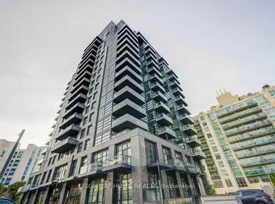 Condo Apartment in Whitby