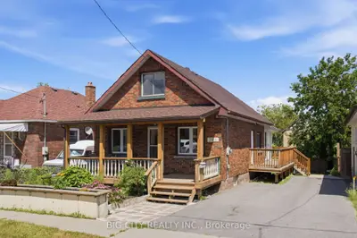Detached in Oshawa