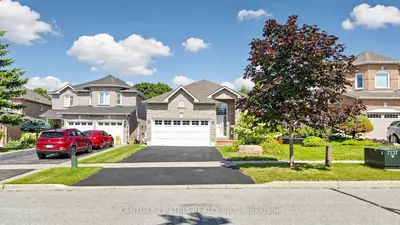 102 Huntington Crescent, Clarington, On L1e 3c5