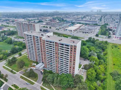 100 Prudential Drive 1608, Toronto, On M1p 4v4