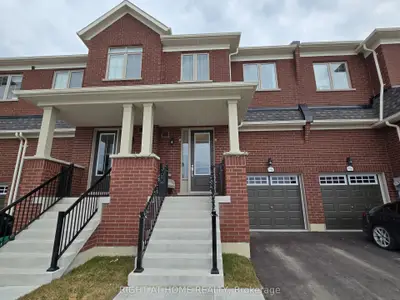 Att/Row/Townhouse in Oshawa