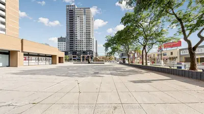 286 Main Street 1005, Toronto, On M4c 4x4