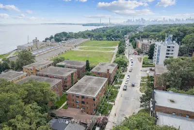 3017 Queen Street E E4, Toronto, On On M1n 1a2