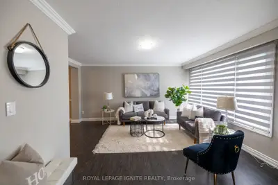 803 Fairview Avenue, Pickering, On L1w 1m7