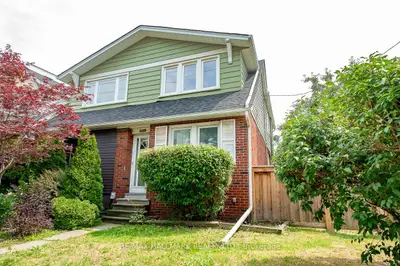 2159 Gerrard Street E Main, Toronto, On M4e 2c4