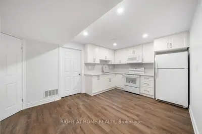 582 Carlyle Court Lower, Oshawa, On L1h 6s2