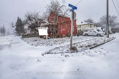 548 Front Street, Oshawa, On L1h 4v3