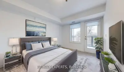 45 Connaught Avenue 303, Toronto, On M4l 2v8
