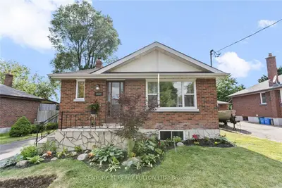 Detached in Oshawa
