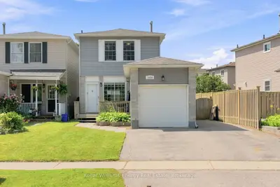 Detached in Oshawa