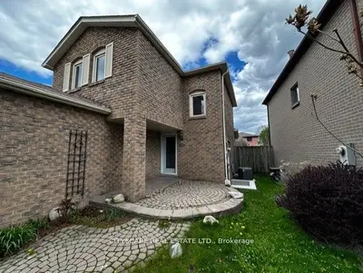 82 Chatfield Drive, Ajax, On L1t 2j9