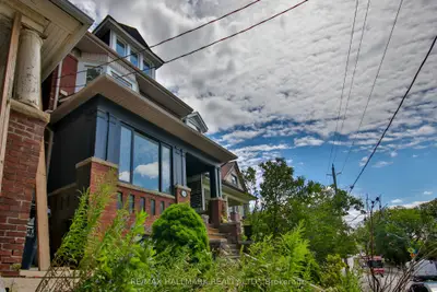 Triplex in Toronto