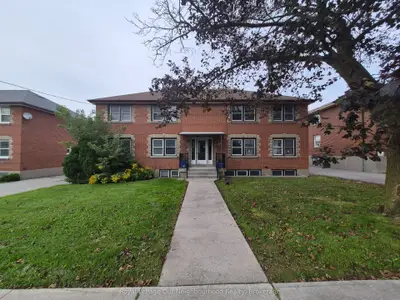 855 Simcoe Street N 2, Oshawa, On L1g 4w1