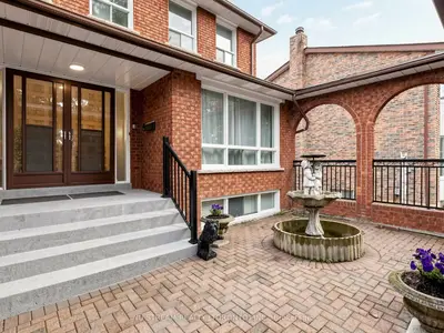 117 Ambercroft Boulevard N, Toronto, On M1w 3k8