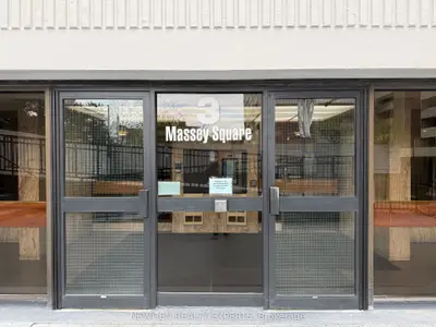 3 Massey Square 502, Toronto, On M4c 5l5
