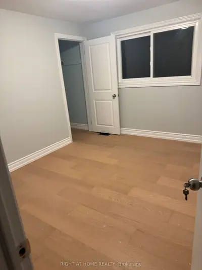 32 Conlins Road E, Toronto, On M1c 1c3