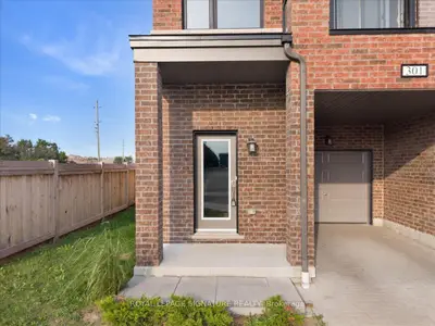 1865 Pickering Parkway 301, Pickering, On L1v 0h2