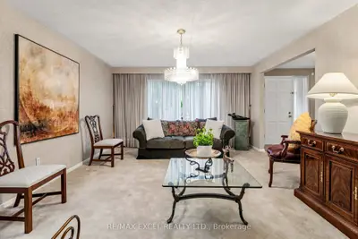 62 Ardgowan Crescent, Toronto, On M1v 1b3