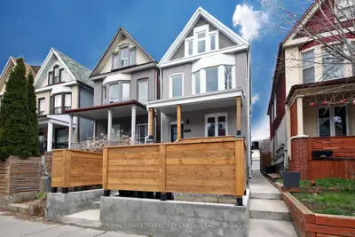 Duplex in Toronto