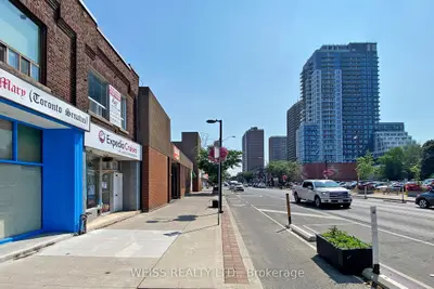 2466 Danforth Avenue, Toronto, On M4c 1k9
