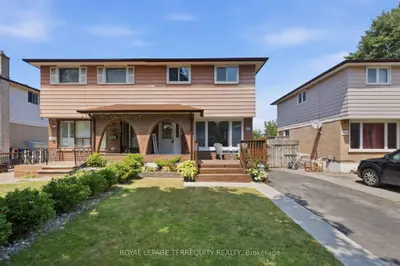 362 Durham Court, Oshawa, On L1j 1w9