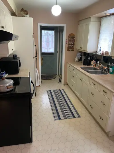 82 Claymore Crescent, Oshawa, On L1g 6g2