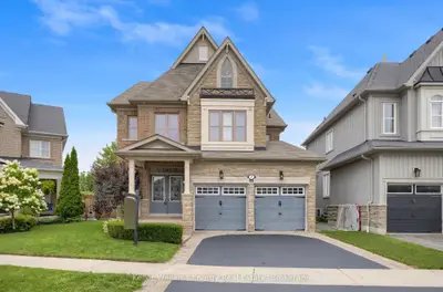 Detached in Whitby