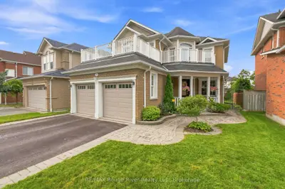 Detached in Whitby
