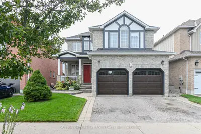 4 Divine Drive, Whitby, On L1r 2t4