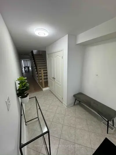 199 Lady Angela Avenue, Oshawa, On L1h 7k4