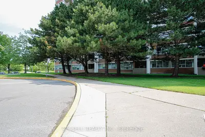 45 Silver Springs Boulevard 1402, Toronto, On M1v 1r2