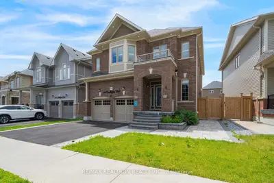 295 Northglen Boulevard, Clarington, On L1c 3k2