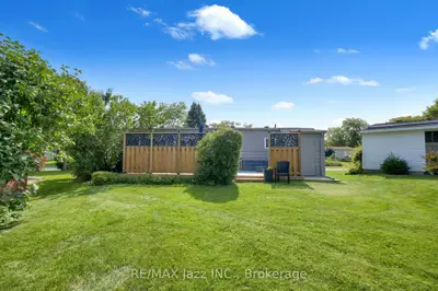 8 Wheelhouse Drive, Clarington, On L1b 1b9
