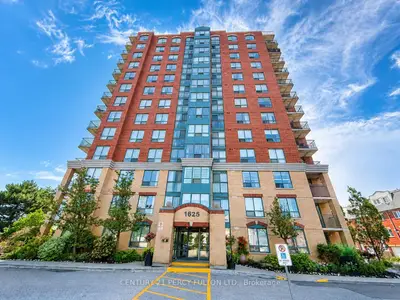 Condo Apartment in Pickering