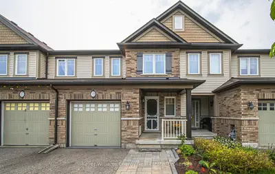 Att/Row/Townhouse in Oshawa