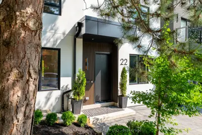 22 Harriet Street, Toronto, On M4l 2e9