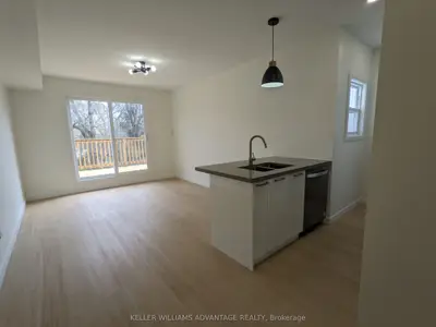 113 Woodbine Avenue Upper, Toronto, On M4l 3p1