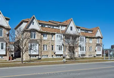 Condo Townhouse in Toronto