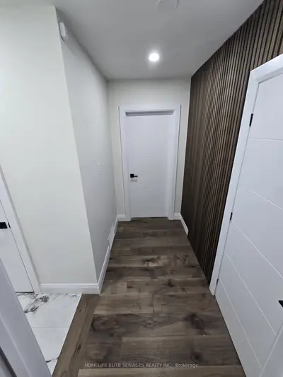 36 Manorglen Crescent, Toronto, On M1s 1w4