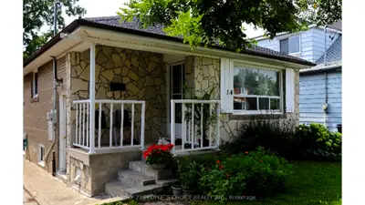 14 North Bonnington Avenue, Toronto, On M1k 1x2