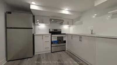 1150 Woodbine Avenue Unit #4, Toronto, On M4c 4c9