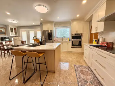 11 Amiens Road, Toronto, On M1e 3s5