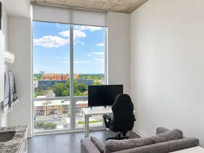 Condo Apartment in Oshawa
