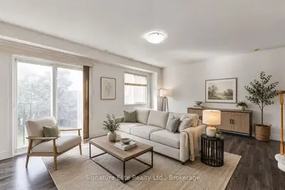 Att/Row/Townhouse in Toronto
