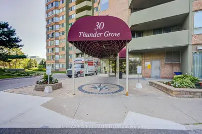 30 Thunder Grove 906, Toronto, On M1v 4a3