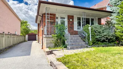 146 Maybourne Avenue, Toronto, On M1l 2w6